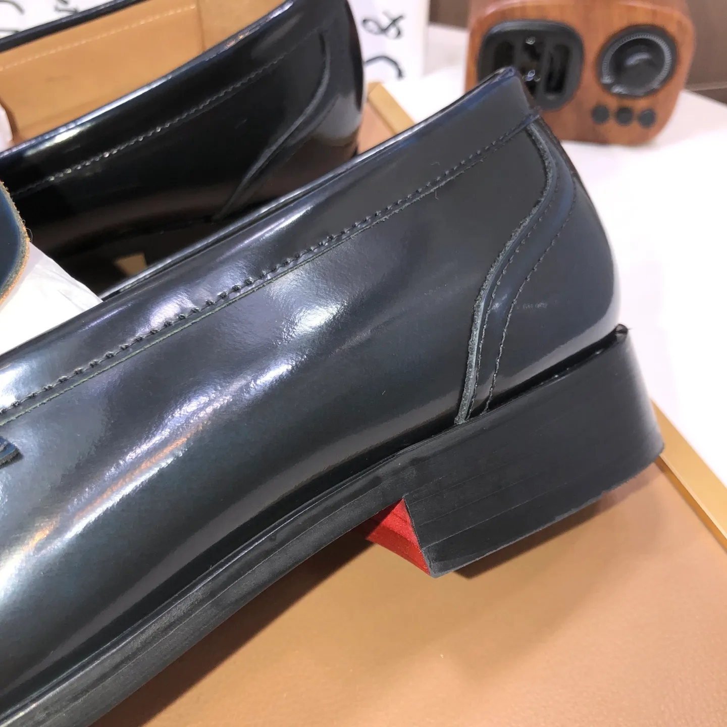 Ex-factory price 500💰DG top quality🔍🔍men's new leather shoes🚹Sold simultaneously at counters⚠Shoe uppers are imported cowhide from Italy, fully imported cowhide lining, imported accessories💪💪, completely 1⃣️ to 1⃣️replica🇮🇹 💪💪, ⚠Sole: The original sole is specially provided by the original factory, the exclusive movable molded sole is super comfortable, ⚠The original factory follows the order, 🔍🔍high quality, you can enter and exit the counter at will, welcome to compare ⚠Number of sizes: 38-44 (45 customized)